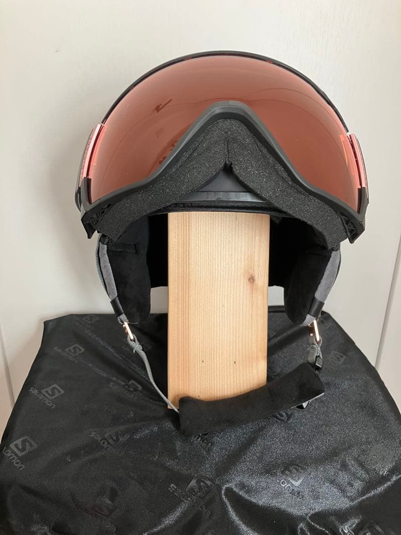 Salomon サロモン　スキー•スノーボード　バイザー付きヘルメット