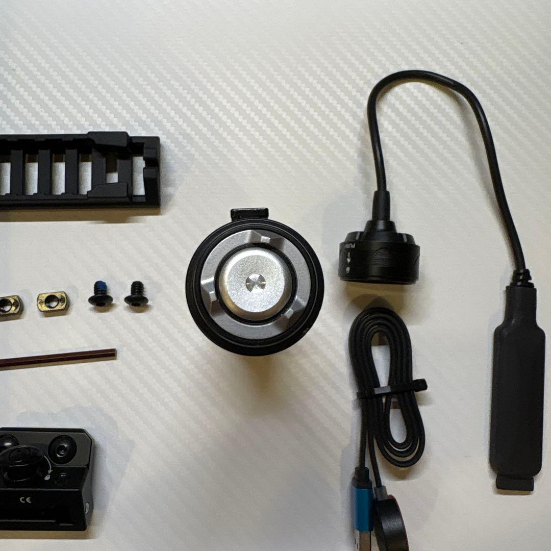 トイガン Olight Odin mini