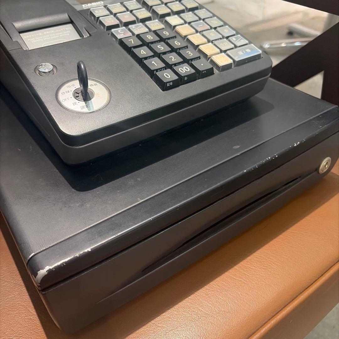 CASIO TE-300 レジスター　普通紙新品のロールペーパー四巻付き