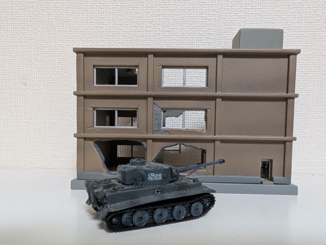 1/144　タイガーⅠ + 廃墟ビル
