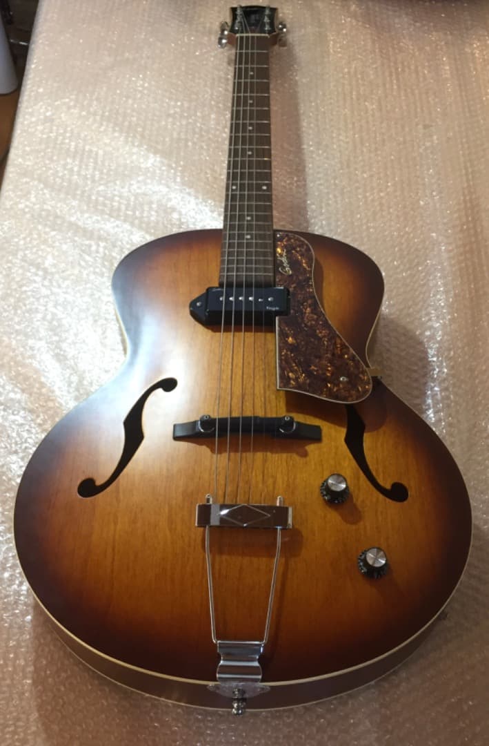 ○美品 Godin 5th avenue Kingpin P90 ゴダン ギター
