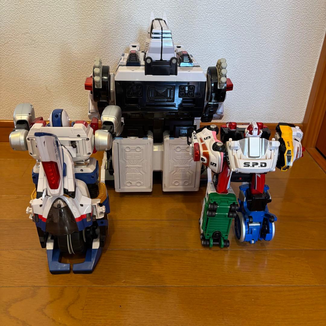 入手困難❗️❗️特撮戦隊デカレンジャー DX デカベースロボセット