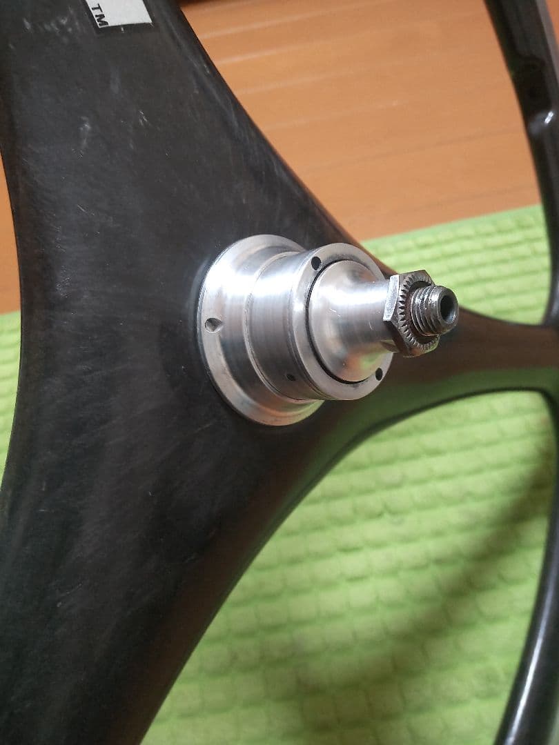 SPIN スピナジー前後カーボンホイールセット 650C？