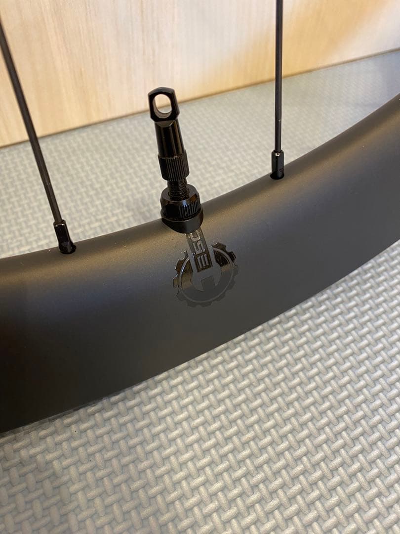 ELITEWHEELS EDGE カーボンホイール1347g50mm XDR専用