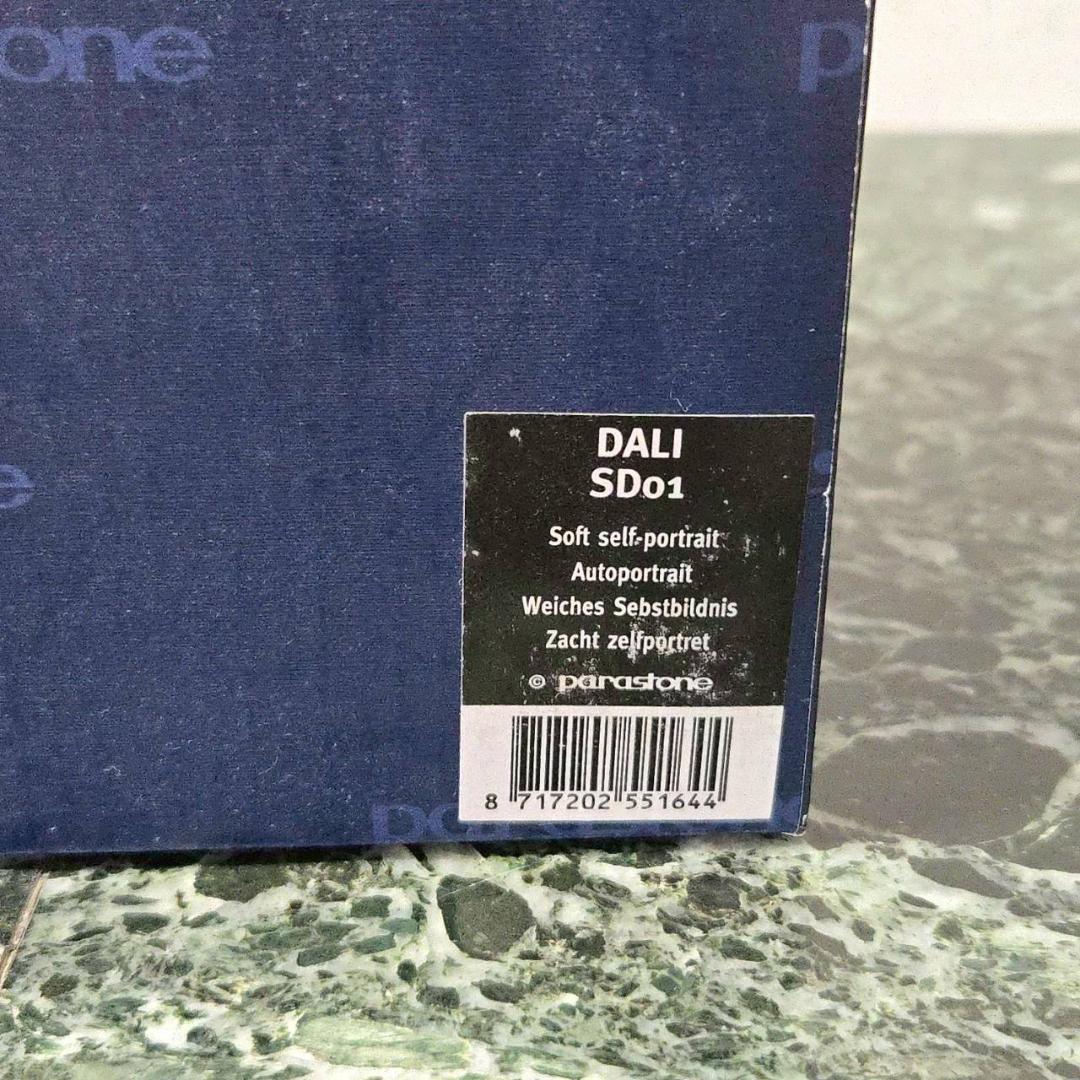 サルバドール・ダリ　焼いたベーコンのある柔らかい自画像　シュールレアリスム彫像