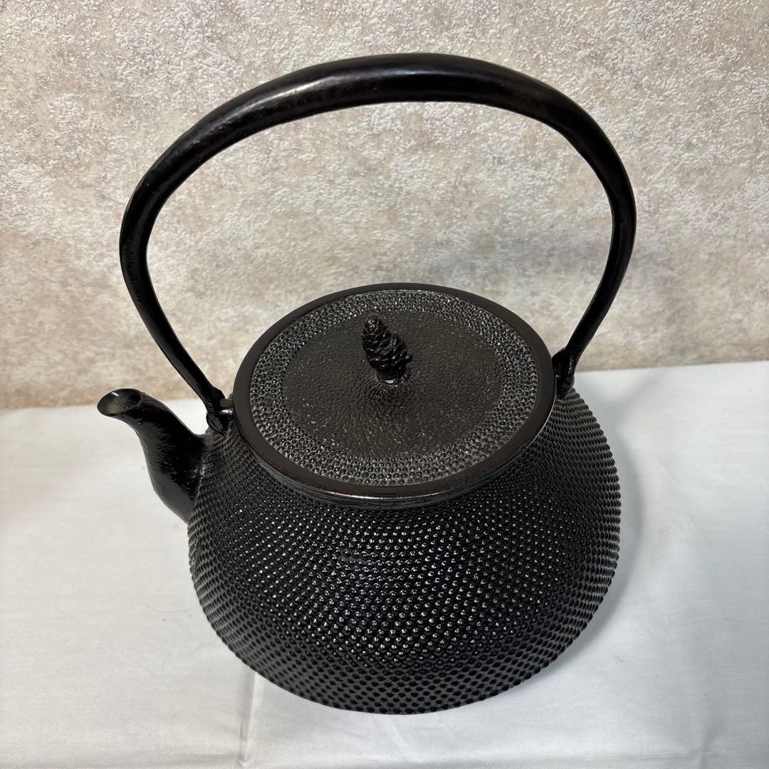 鉄瓶　旬利久作　アラレ模様　霰紋　大容量　2.2L 大型　南部鉄器　茶道具