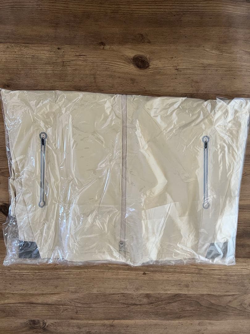 TaylorMade ゴルフジャケット ベージュ/黒