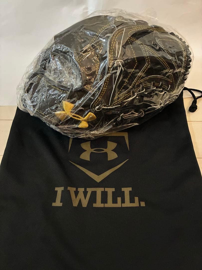 Under Armour 硬式野球グローブ 黒/金 新品未使用
