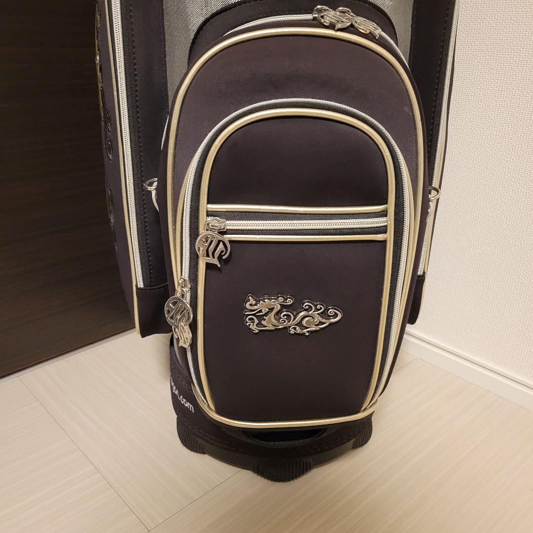 ダンスウィズドラゴン　キャディバッグ8.5型　メンズ、レディース兼用モデル