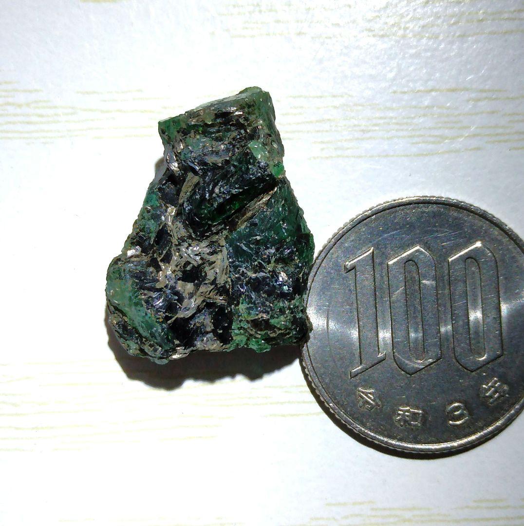 エメラルド　宝石鉱物標本