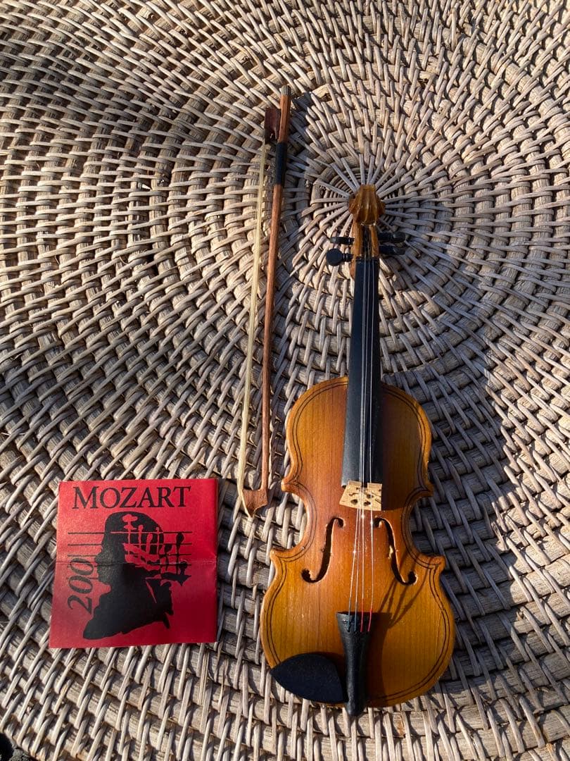 レア　ボストン美術館　ミニチュアバイオリンのオブジェ