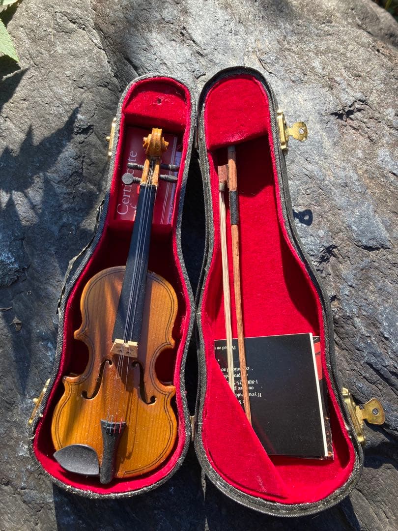 レア　ボストン美術館　ミニチュアバイオリンのオブジェ