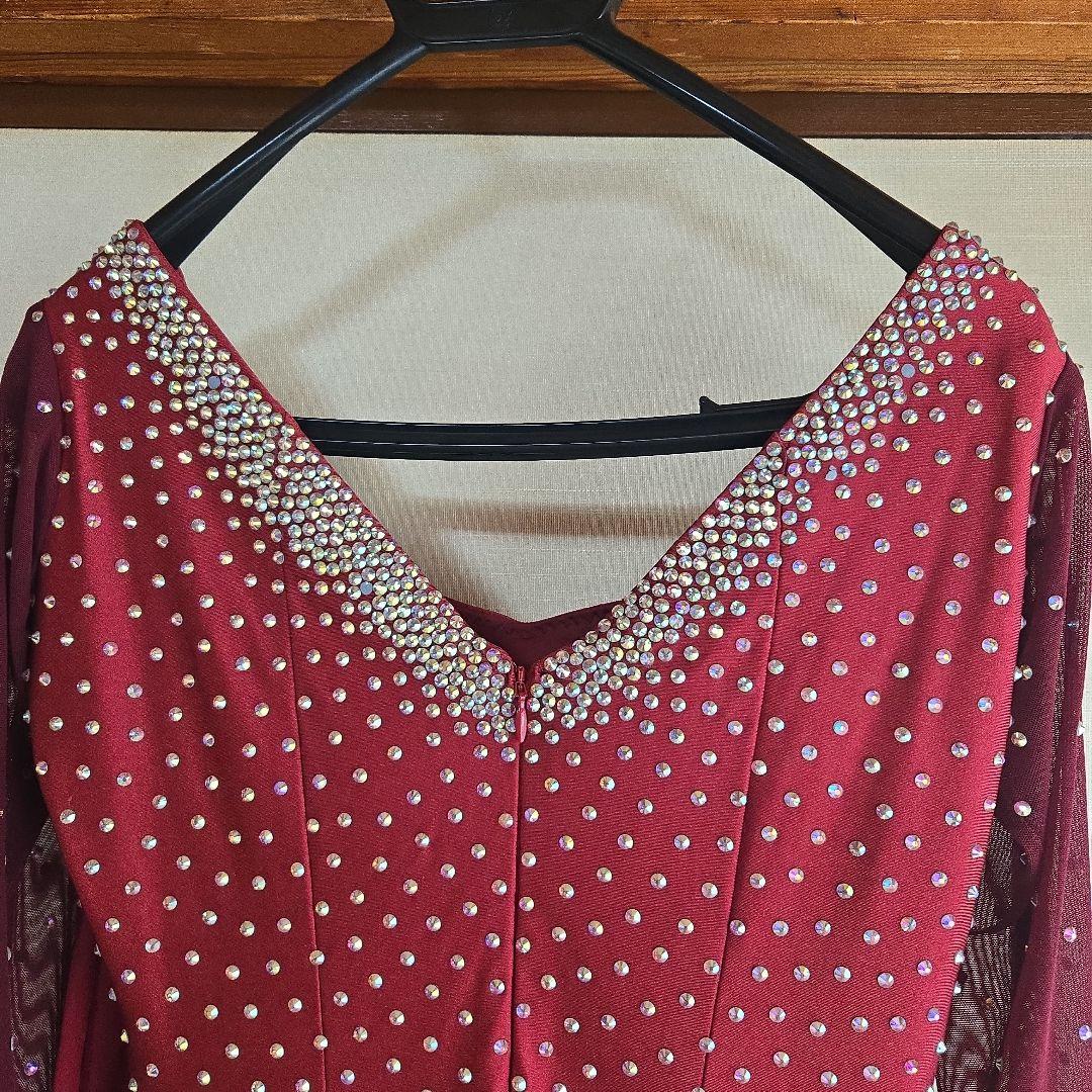 赤いビーズ装飾社交ダンスドレス