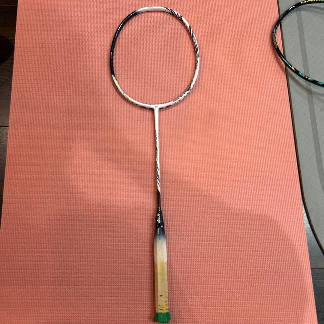 ASTROX 99 PRO バドミントンラケットホワイト4UG5