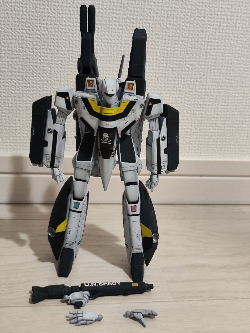 超時空要塞マクロス　1/72　ストライクバルキリー　VF-1S　塗装済完成品