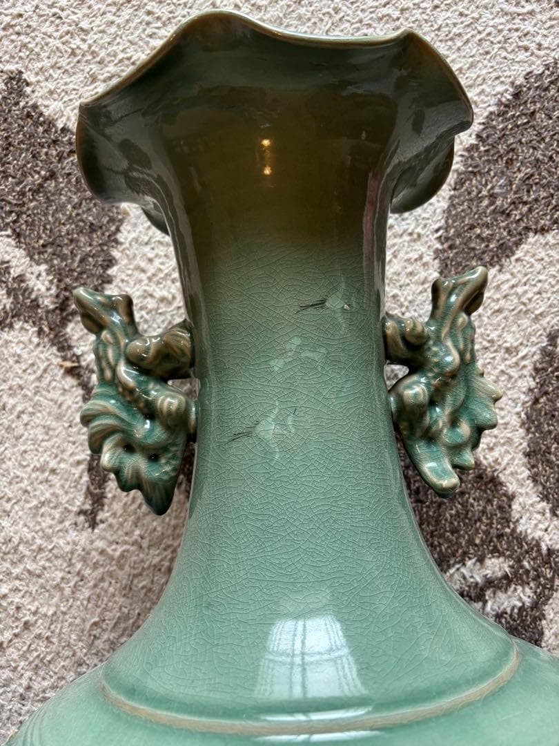 高麗青磁　花瓶　置き飾りアンティーク