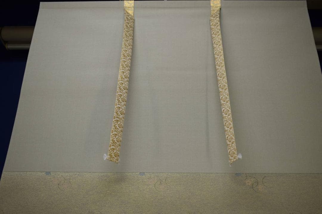 真作/小山田典彦/紅葉小禽図/金泥/桐共箱太巻箱付/布袋屋掛軸HI-278