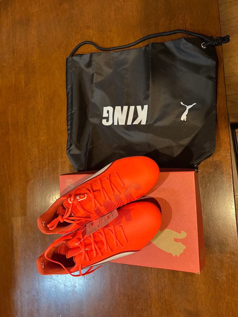 プーマ　キングアルティメットFG/AG（LONG PILE）