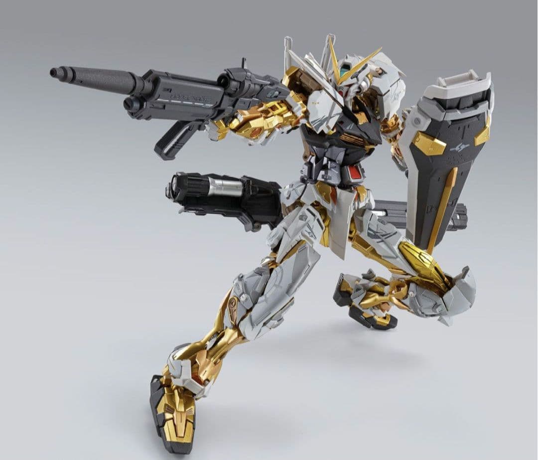 メタルビルド ガンダムアストレイゴールドフレーム & ライトニングストライカー
