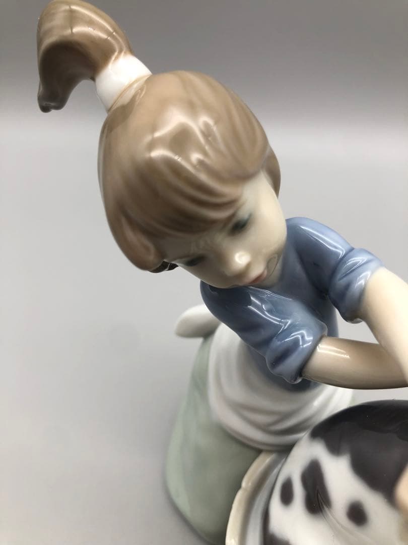 新品未使用⭐️LLADROリヤドロ磁器人形愛犬きれいにしましょうね 箱&保証書付き