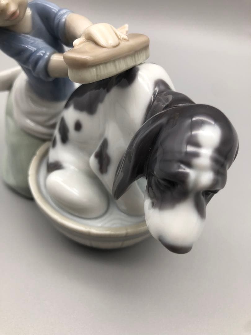 新品未使用⭐️LLADROリヤドロ磁器人形愛犬きれいにしましょうね 箱&保証書付き