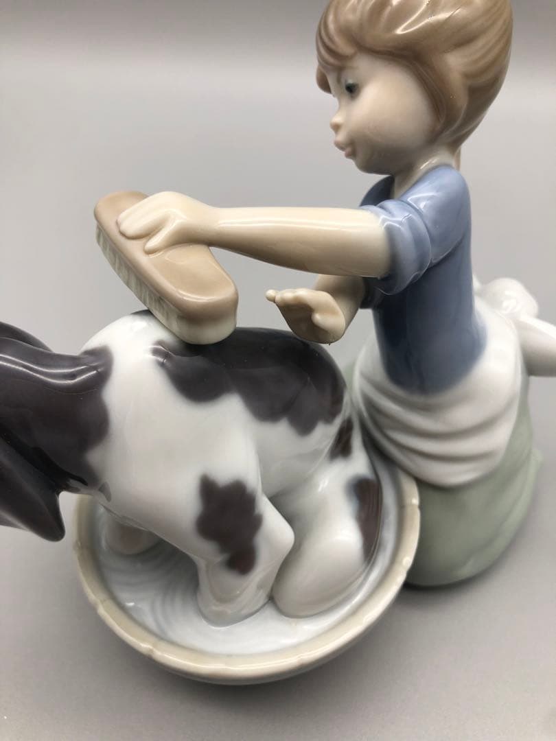 新品未使用⭐️LLADROリヤドロ磁器人形愛犬きれいにしましょうね 箱&保証書付き