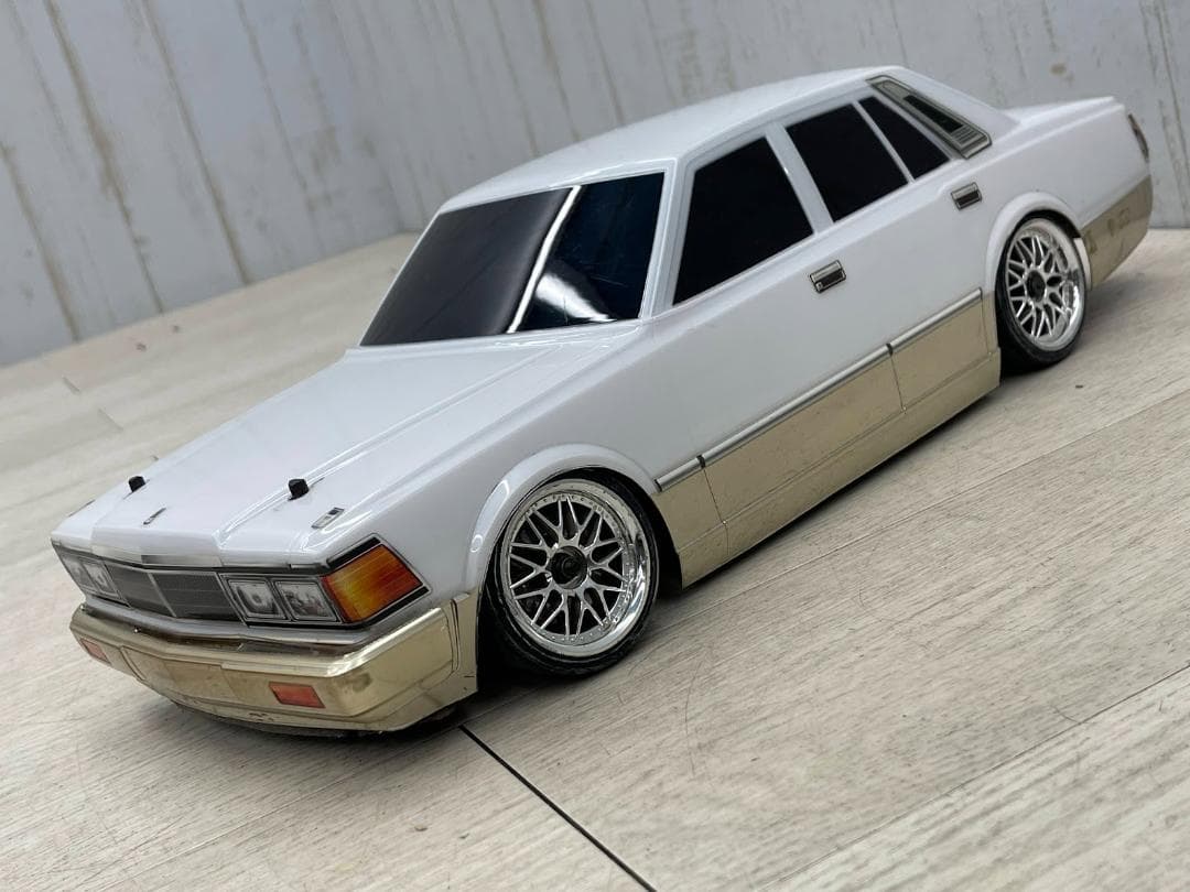 ヨコモ ドリフトパッケージ 4WD シャーシ KOプロポ セドリック 充電器