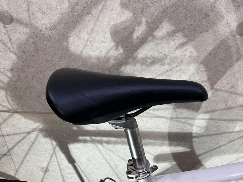 GIANT ESCAPE R3 クロスバイク sizeM　ホワイトカラー