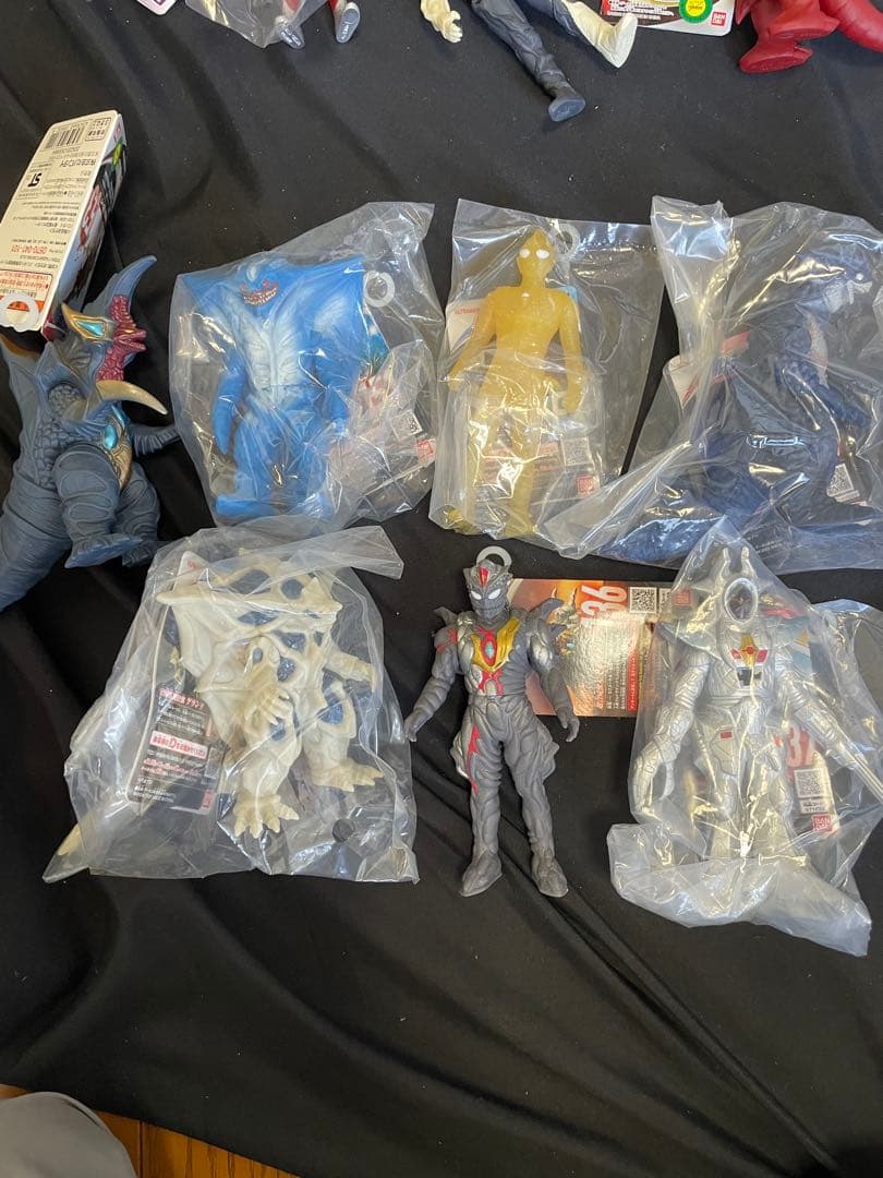 ウルトラヒーロー怪獣シリーズ　ソフビ　２4体　まとめ　タグ付　ティガ