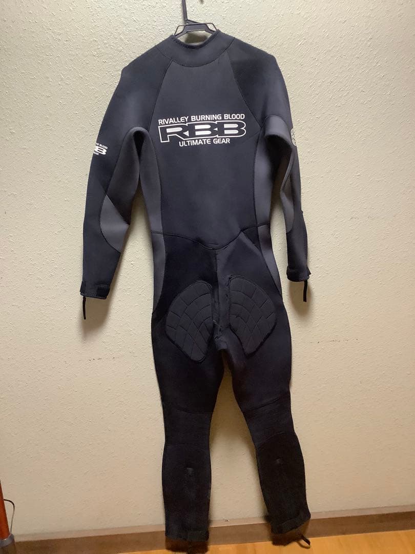 リバレイ　ウェットスーツ Mサイズ　グレー