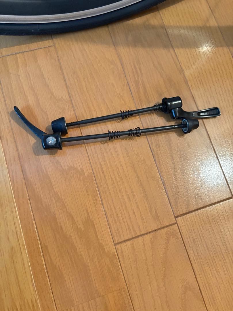 Shimano WH-RS100 クリンチャーホイール