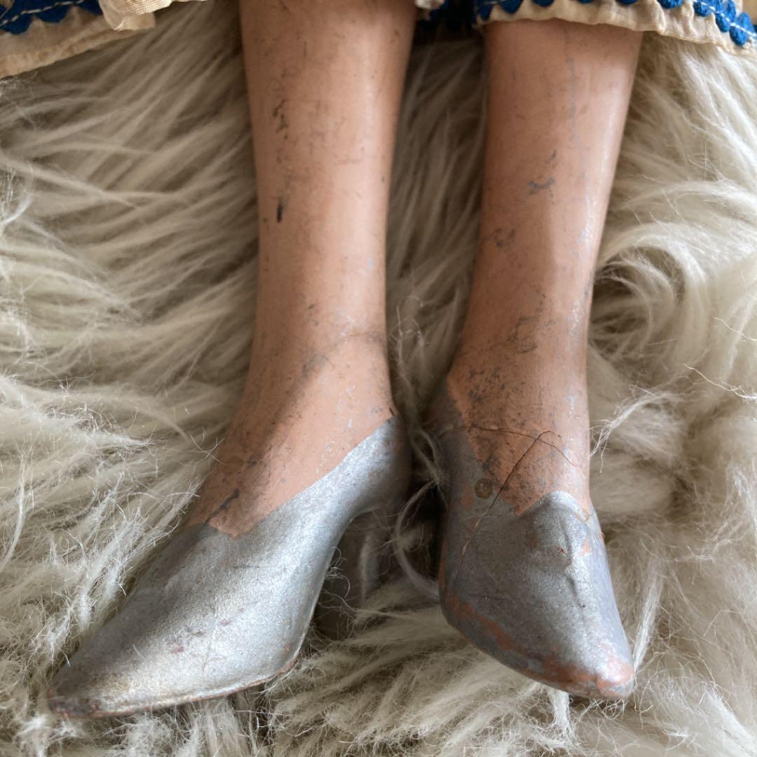 アンティーク雑貨 Shabby and lovely sofa doll.