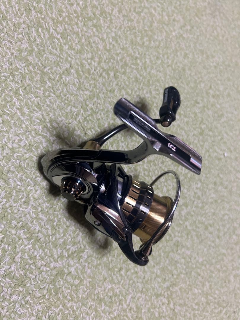 18イグジスト　LT2500S SLPスプールハンドル