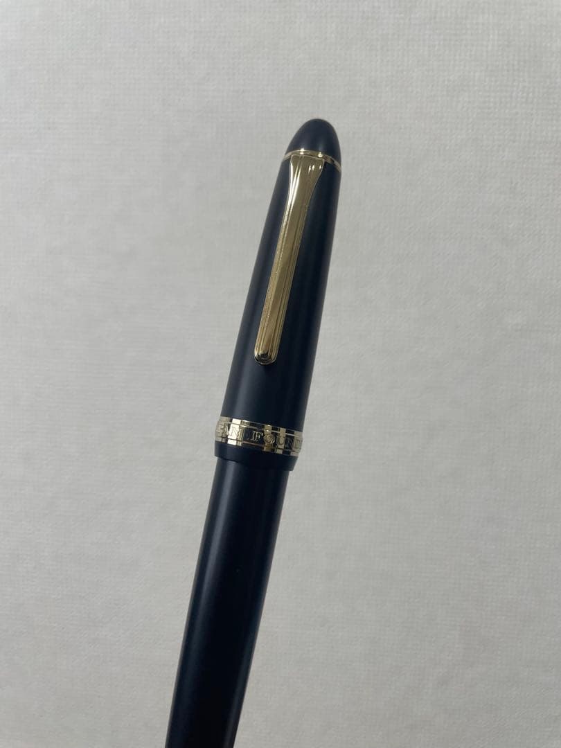 試筆のみ　梨地　18k F 旧ニブ　大型　JIS刻印あり　セーラー　万年筆