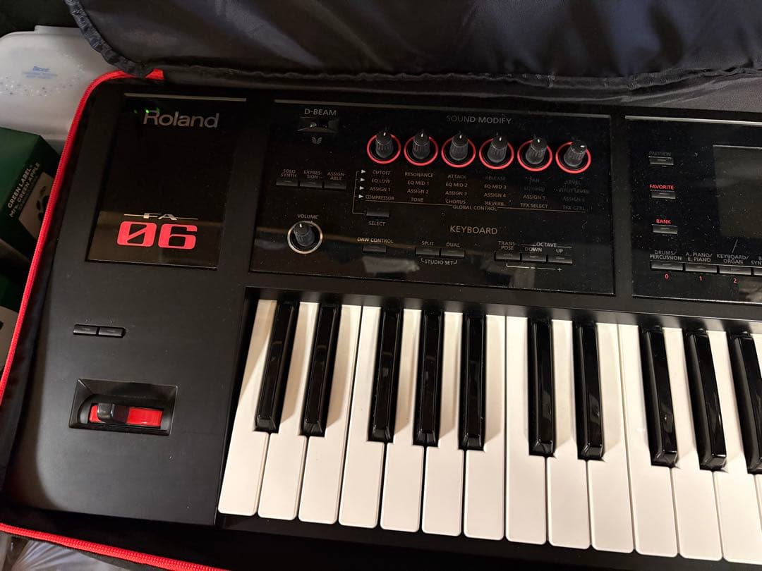 Roland FA-06 シンセサイザー ケースとおまけ付き 送料込