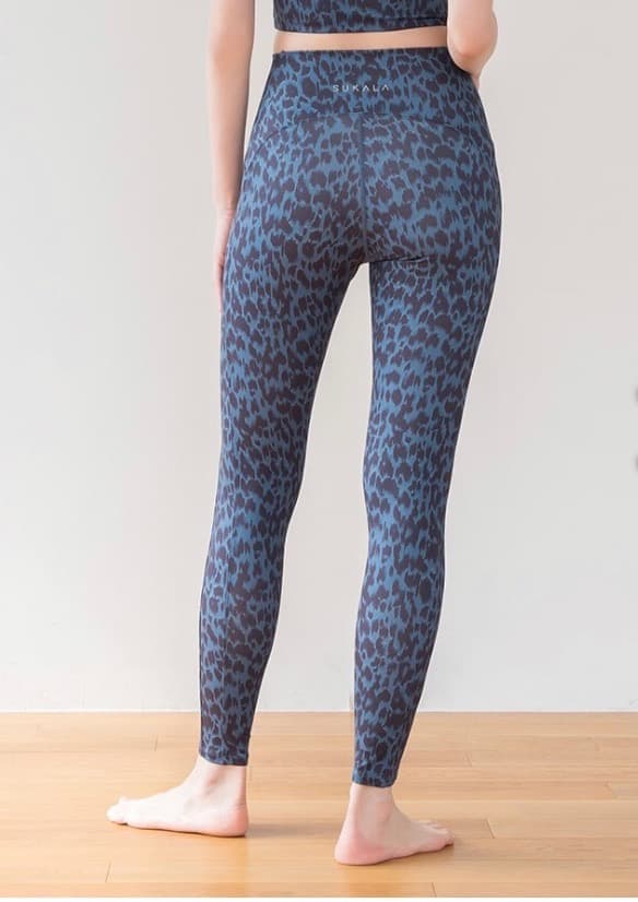 【美品】SUKALA レオパード柄 ヨガウェア 上下セット Sサイズ スカーラ