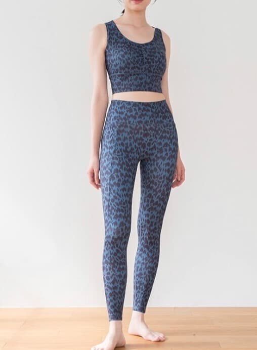 【美品】SUKALA レオパード柄 ヨガウェア 上下セット Sサイズ スカーラ