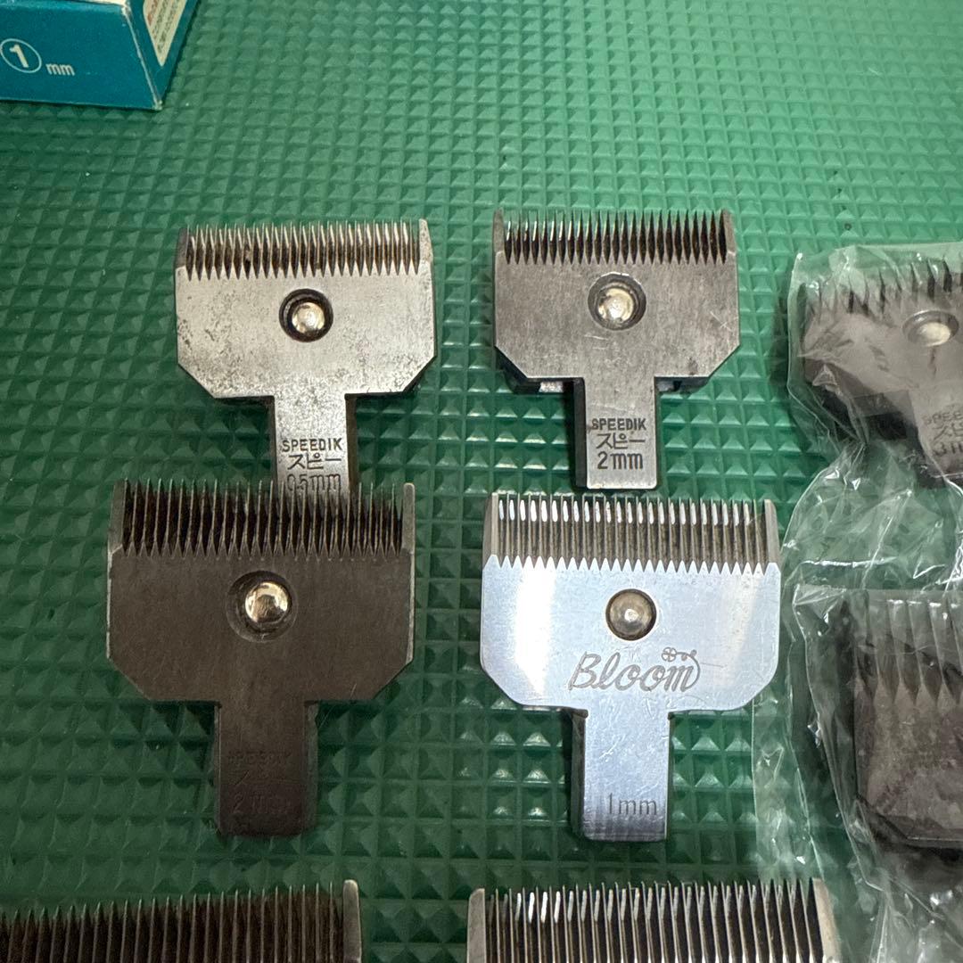 THRIVE バリカン シルバー/ピンク セット売り　替え刃セット