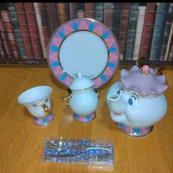 美少女と野獣　ポット夫人　チップ　皿　スプーン　フォーク