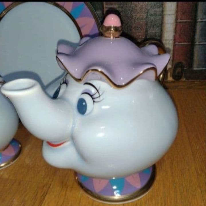 美少女と野獣　ポット夫人　チップ　皿　スプーン　フォーク