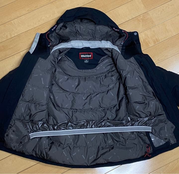 MARMOT ダウンジャケット 新古品です！今年の寒さにピッタリ！！