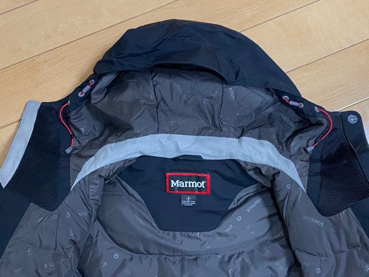 MARMOT ダウンジャケット 新古品です！今年の寒さにピッタリ！！