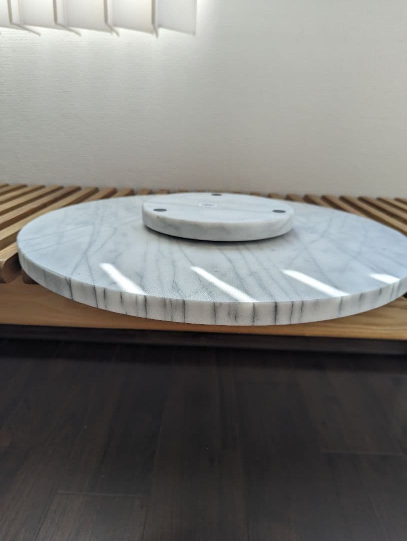 Crate＆Barrel 天然大理石　周るテーブル