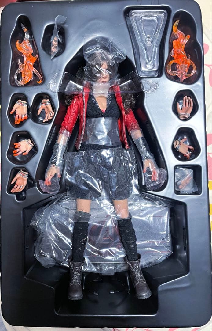 ホットトイズ　アベンジャーズ／エイジ・オブ・ウルトロン　スカーレット・ウィッチ