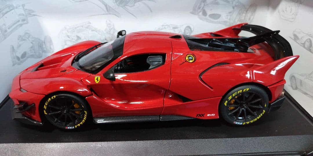 Bburago FXX-K EVO 1/18　限定カラー