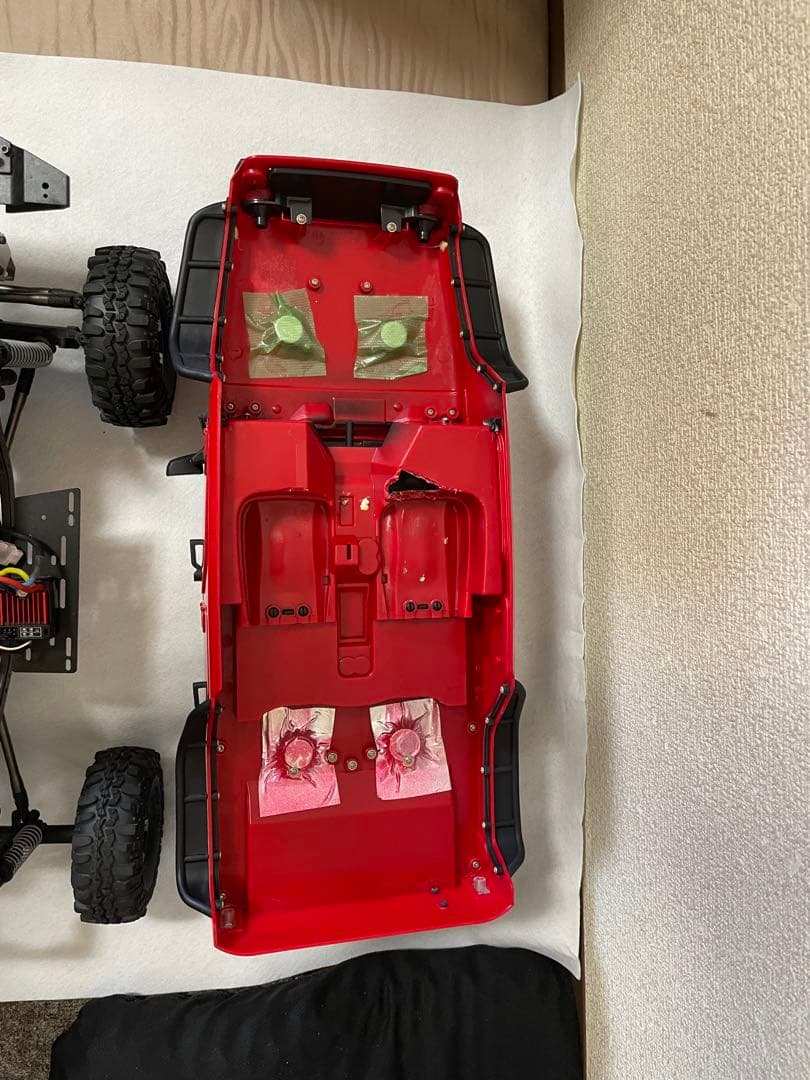 ２９３　axial (アキシャル)1/10サイズ　ラジコン