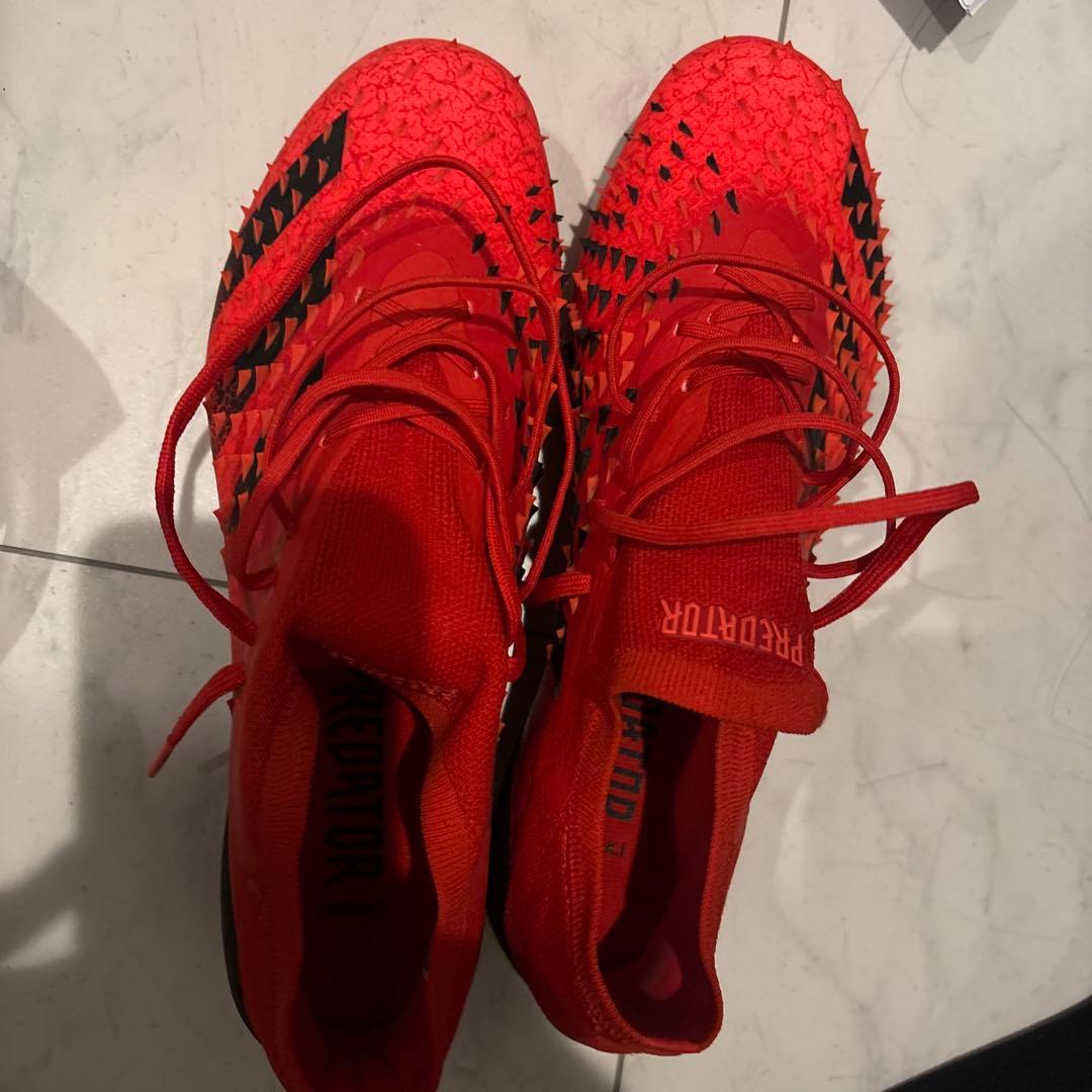 レッド サッカーシューズ スパイク