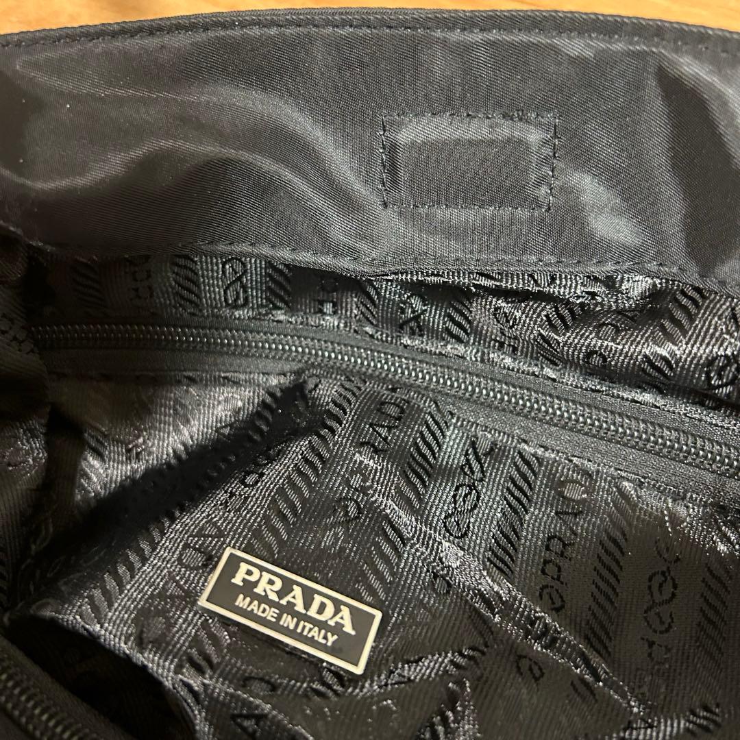 PRADAプラダ　プレートナイロンショルダー新品　ノベルティ