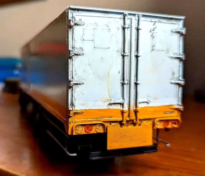 プラモデル完成品三菱ふそうＦU