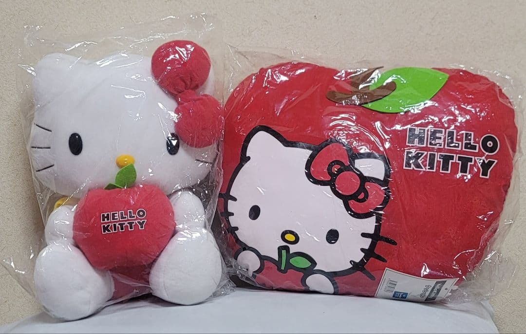 サンリオ　ハローキティ BIG ぬいぐるみ　クッション　約30センチ　希少